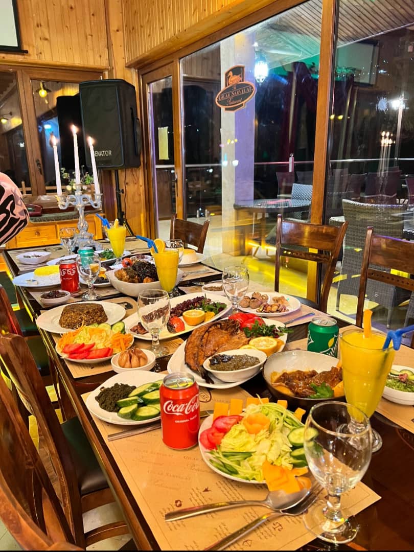 رستوران گیلار سرولات بمدیریت آقای ثباتی در چابکسر